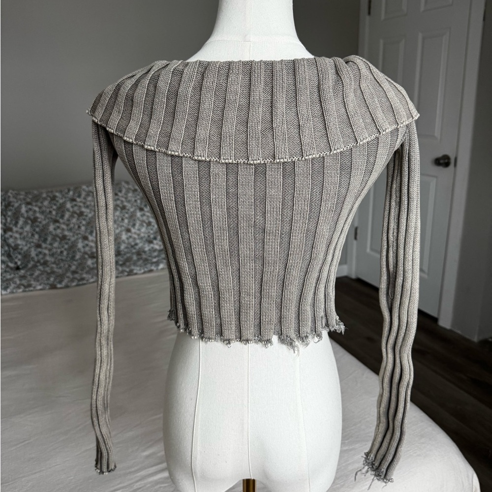 Zara | Ribbed Zip Front Ruffle Collar Crop Sweater - Picture 4 of 8